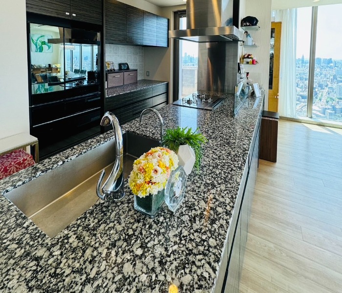 ▲大理石檯面的廚房
